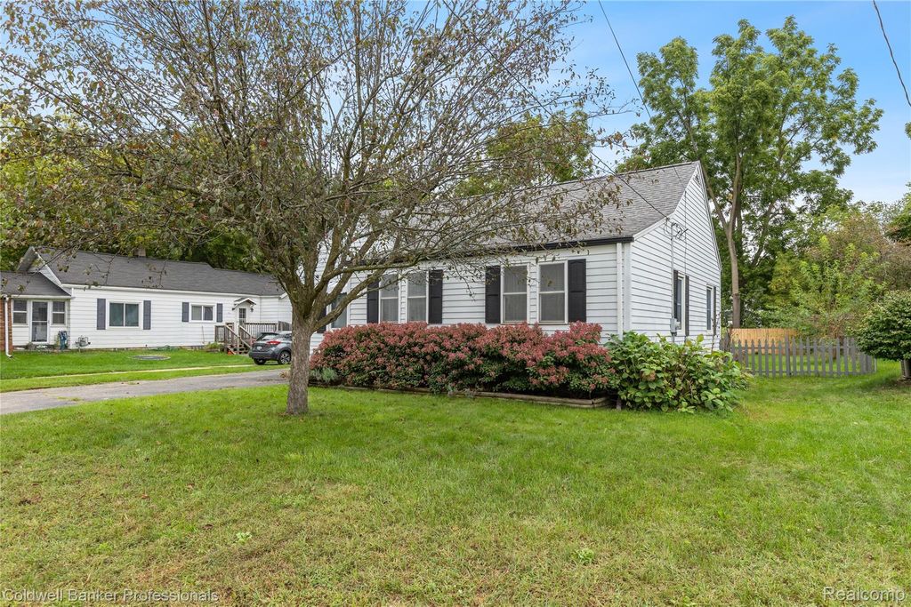 909 Cogswell Street Nw, Grand Rapids