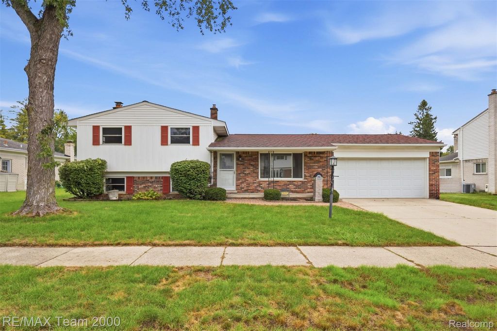 35512 Southampton Street, Livonia