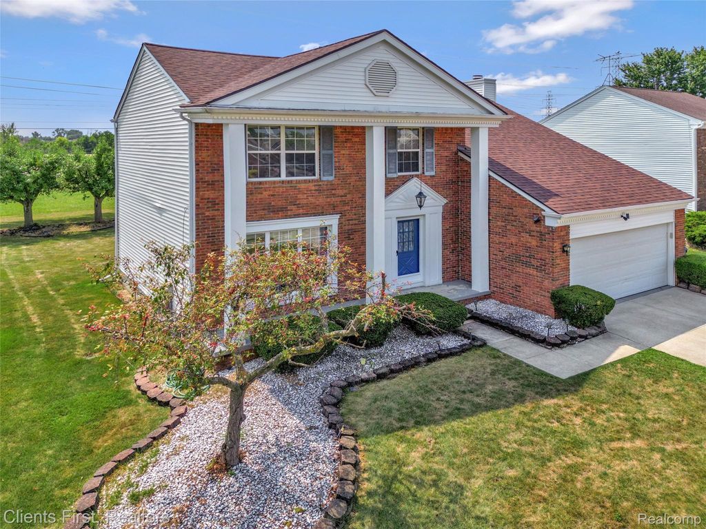 44685 Fair Oaks Drive, Canton