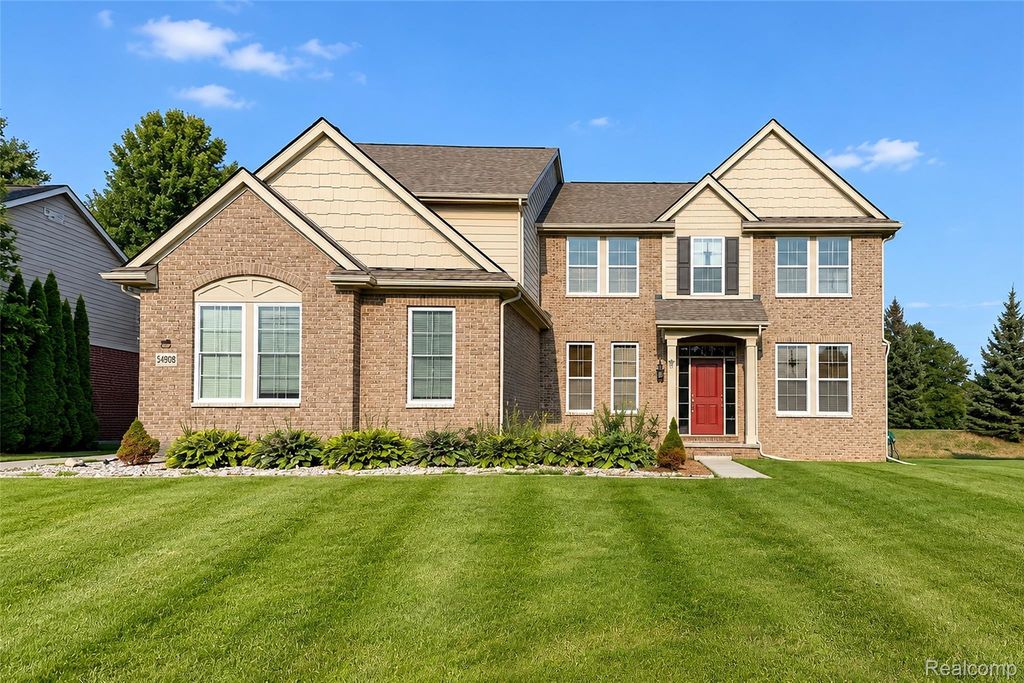 54908 N Grenelefe Circle W, South Lyon