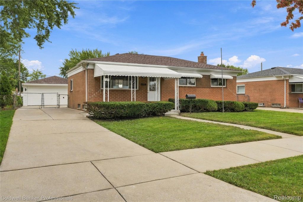 30144 Roan Drive, Warren