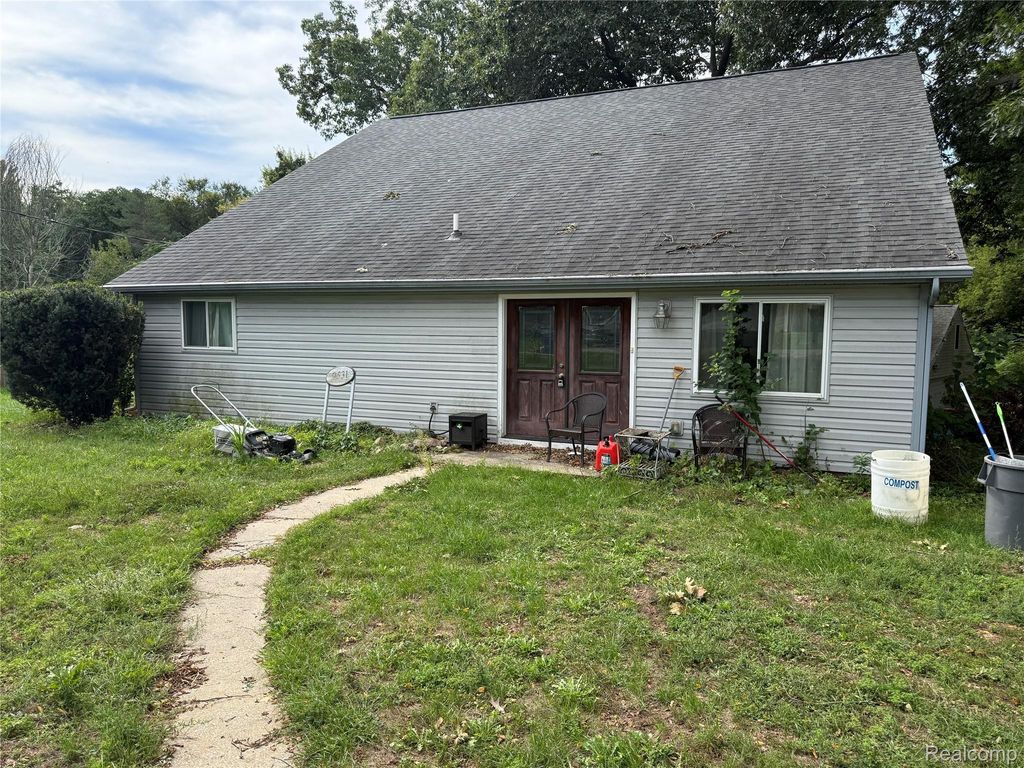9531 Portage Trail, White Lake