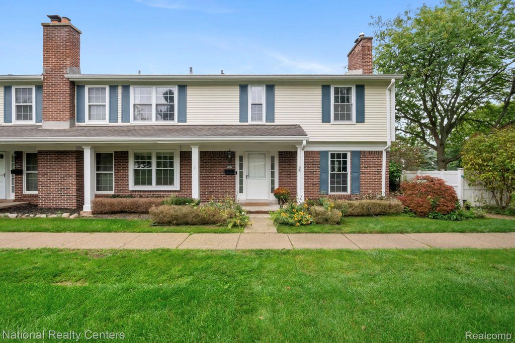 42142 Roscommon Street, Northville