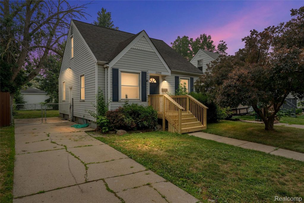 22506 Tuscany Avenue, Eastpointe