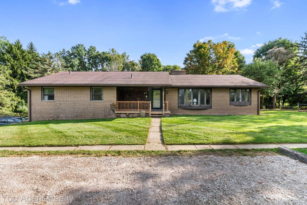 8269 Currie Road, Northville