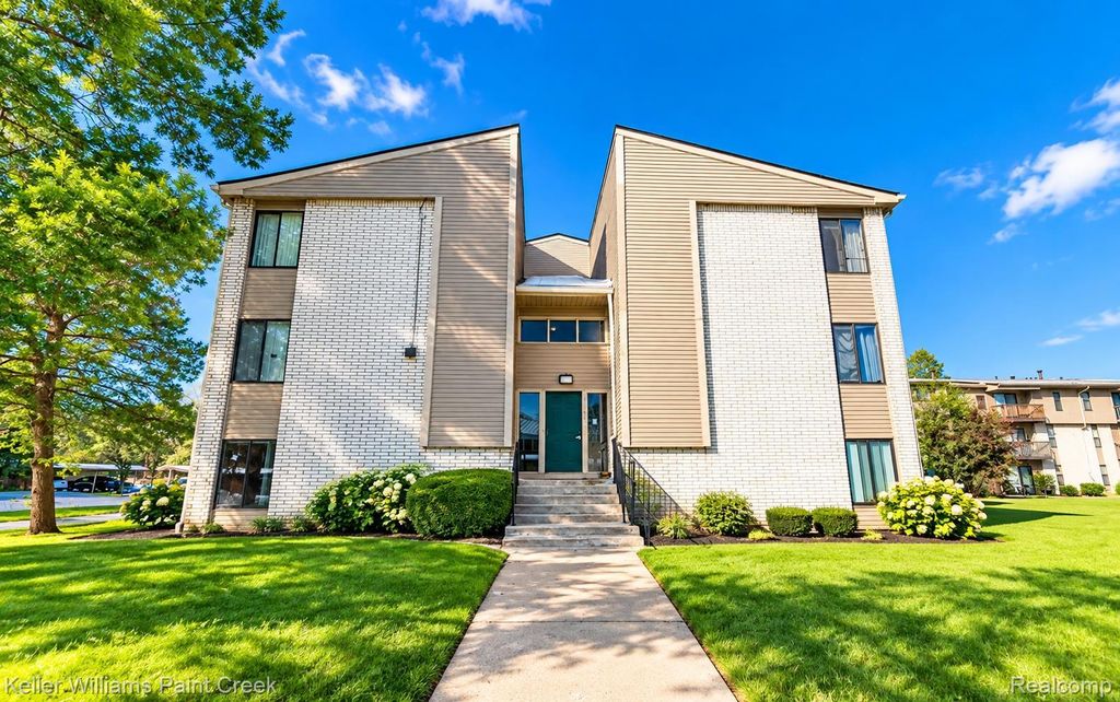 31993 W 12 Mile Road 313, Farmington Hills
