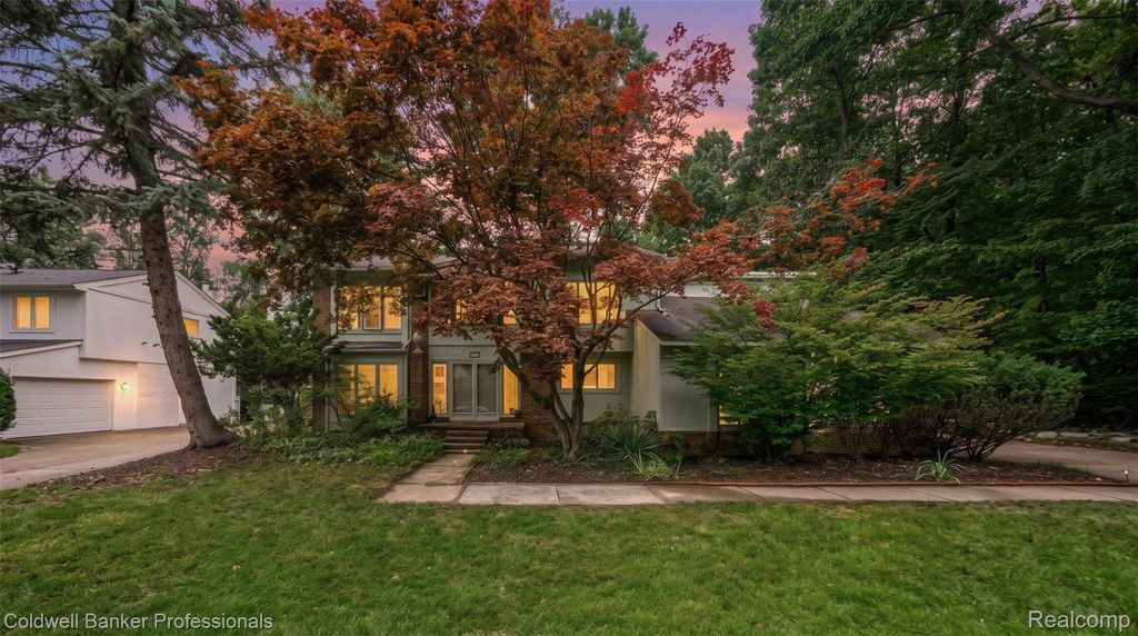 7500 Watford Drive, West Bloomfield