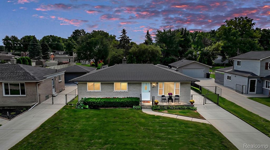 19462 Brandt Street, Roseville