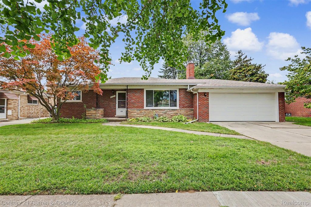 9132 Marion Crescent, Redford charter township
