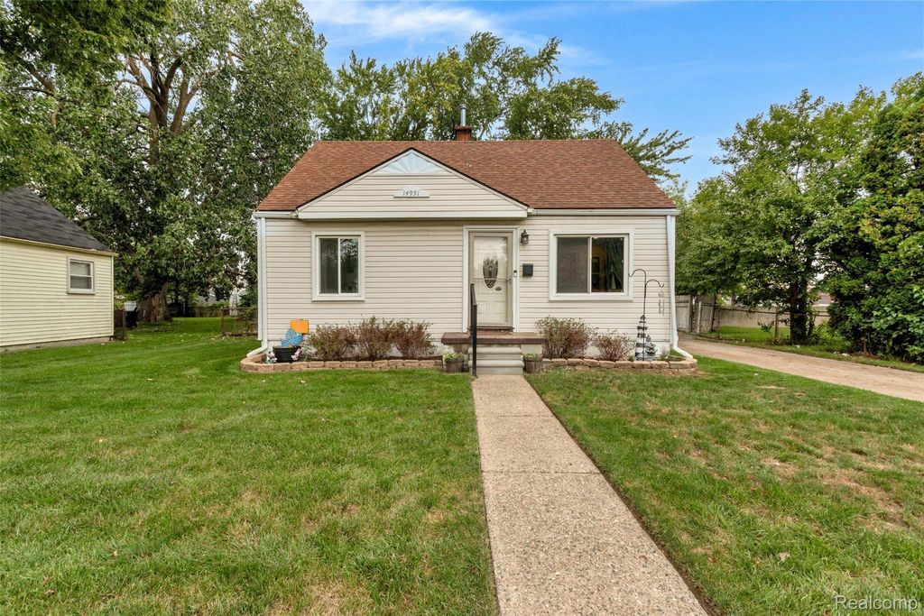 14951 Shirley Avenue, Warren