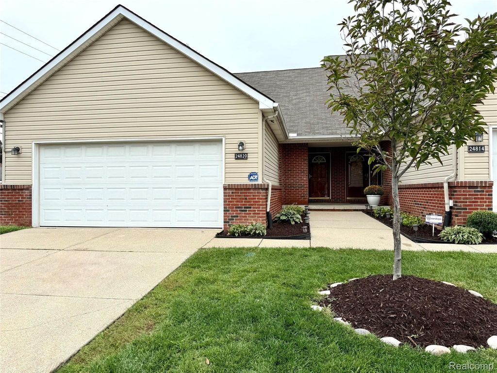 24820 Ashley Court, Redford