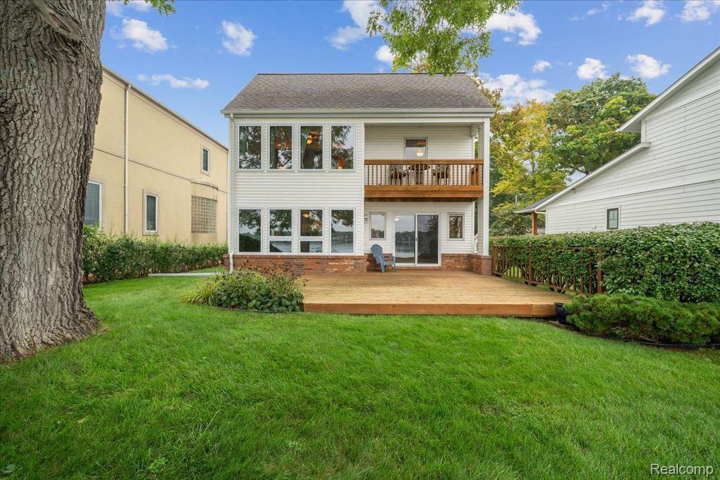 7115 Locklin, West Bloomfield charter township