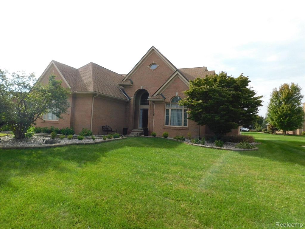 190 Mcdougal Court, Canton charter township