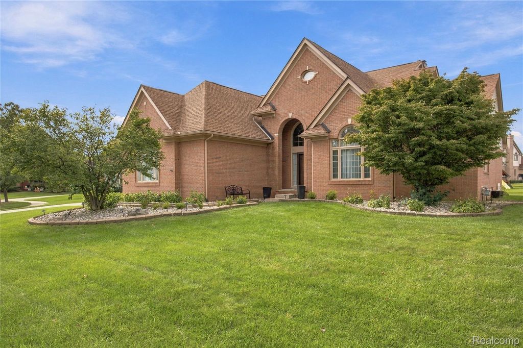 190 Mcdougal Court, Canton