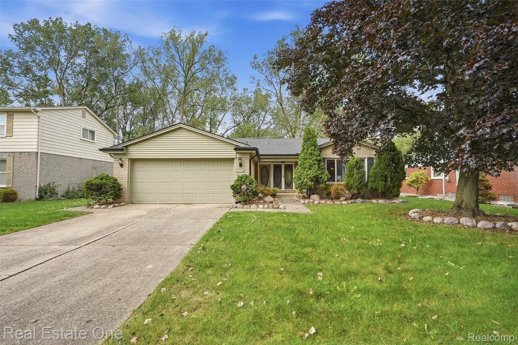 17090 New Jersey Street, Southfield