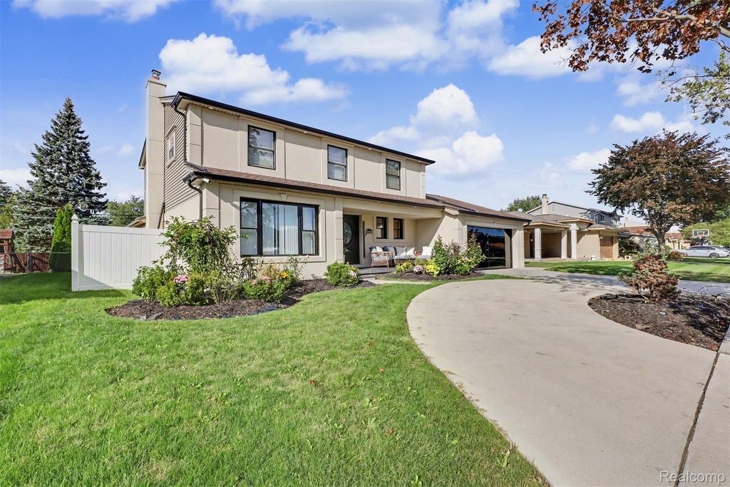 26356 Simone Street, Dearborn Heights