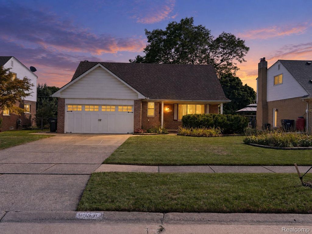 13318 Leech Drive, Sterling Heights