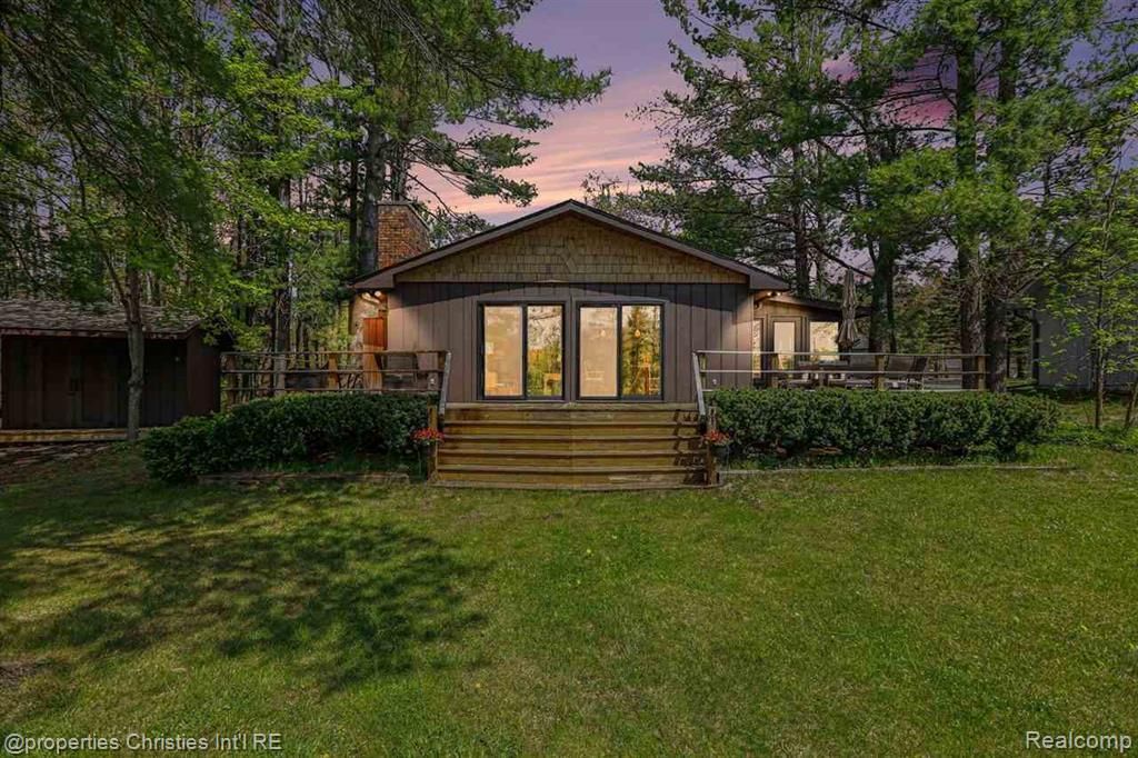 1405 N Shore Drive, Gaylord