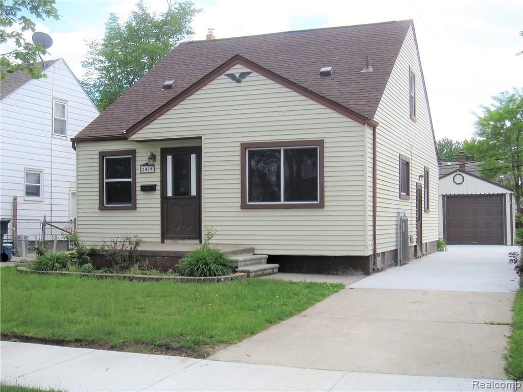 2099 Cleveland Avenue, Lincoln Park