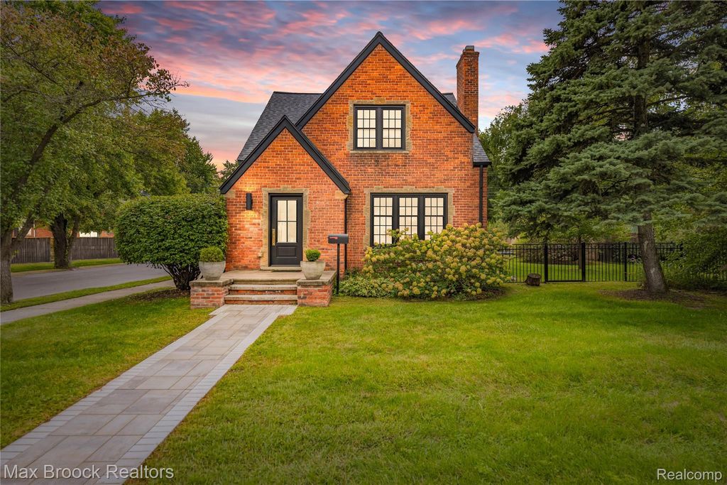 601 Catalpa Drive, Royal Oak