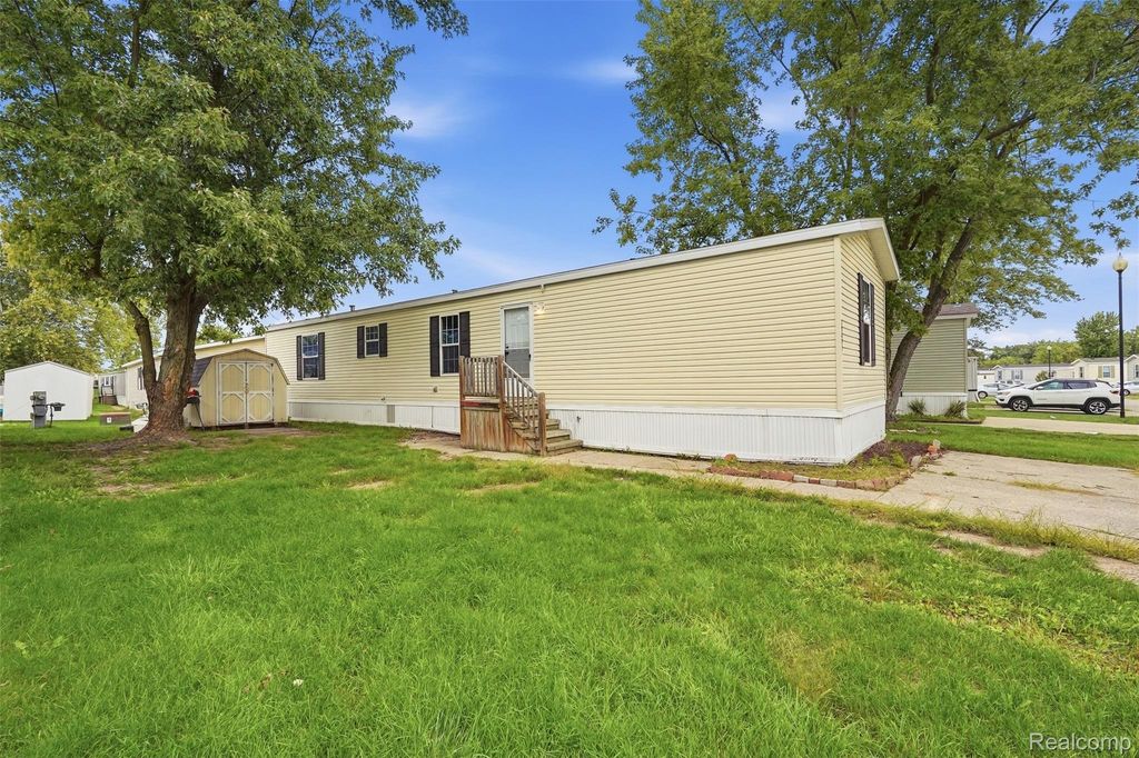 29691 Carousel Street, Novi