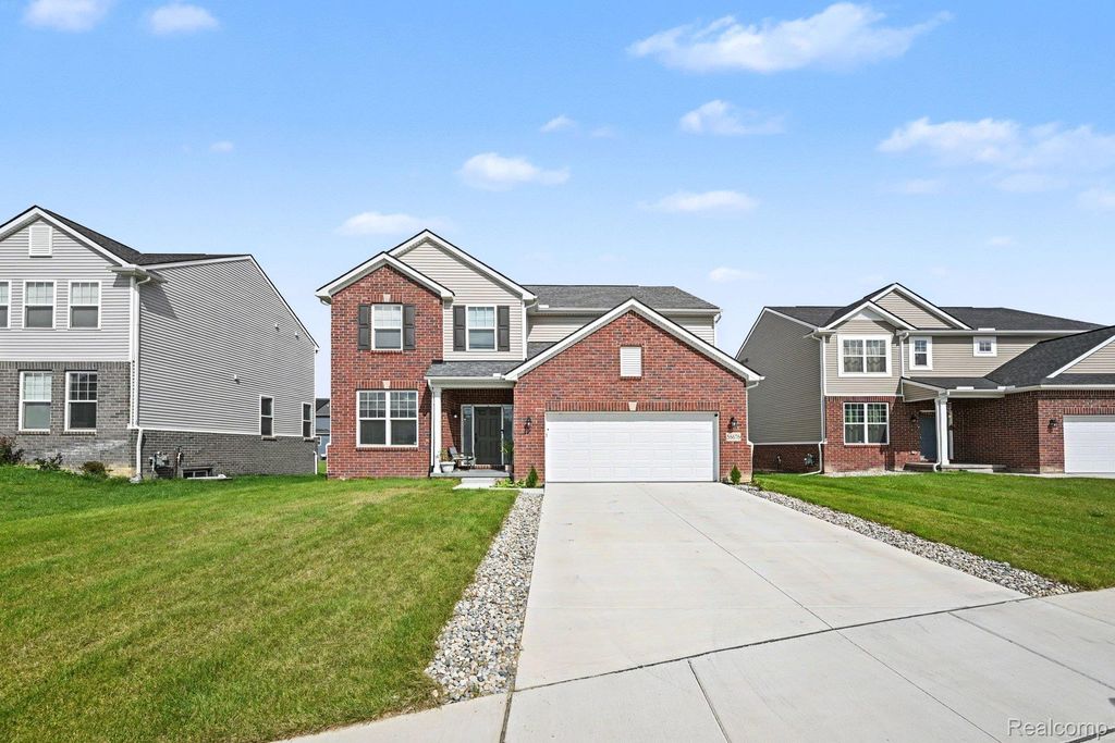 58676 Losino Drive, South Lyon