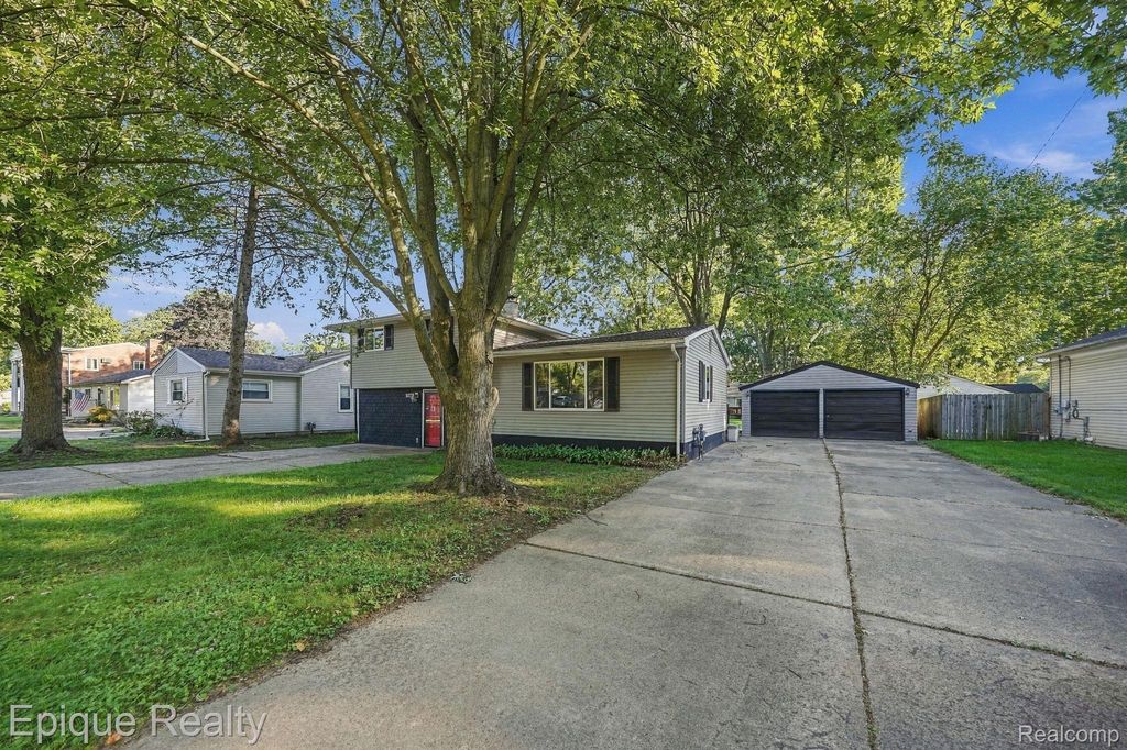 8580 Nancy Avenue, Utica