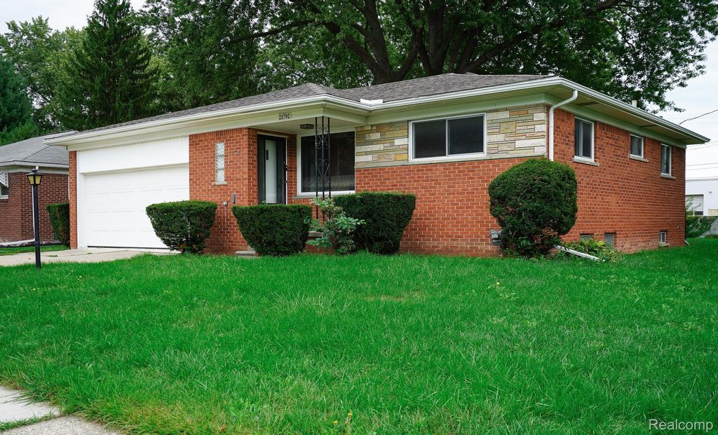 21792 Elmwood Avenue, Eastpointe