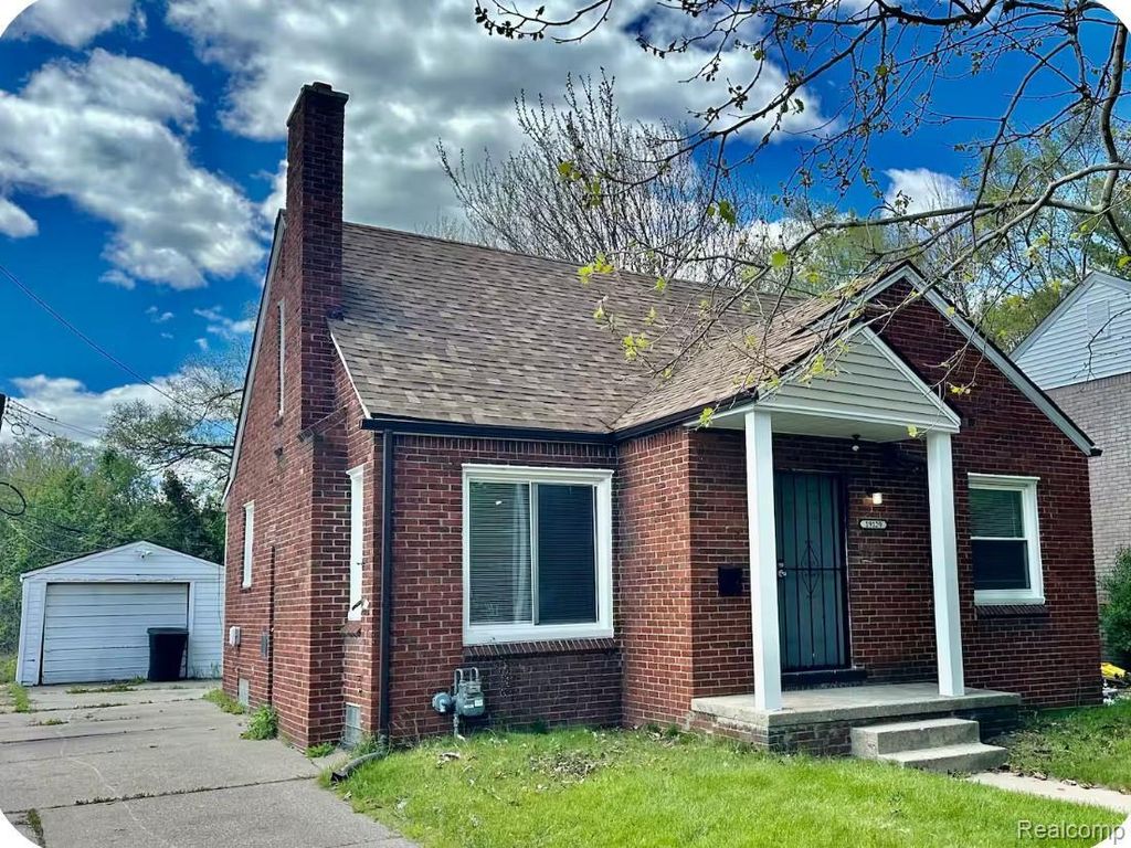 19129 Strasburg Street, Flat Rock