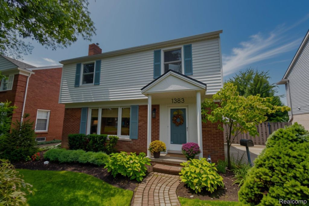 1383 Whittier Road, Grosse Pointe Park