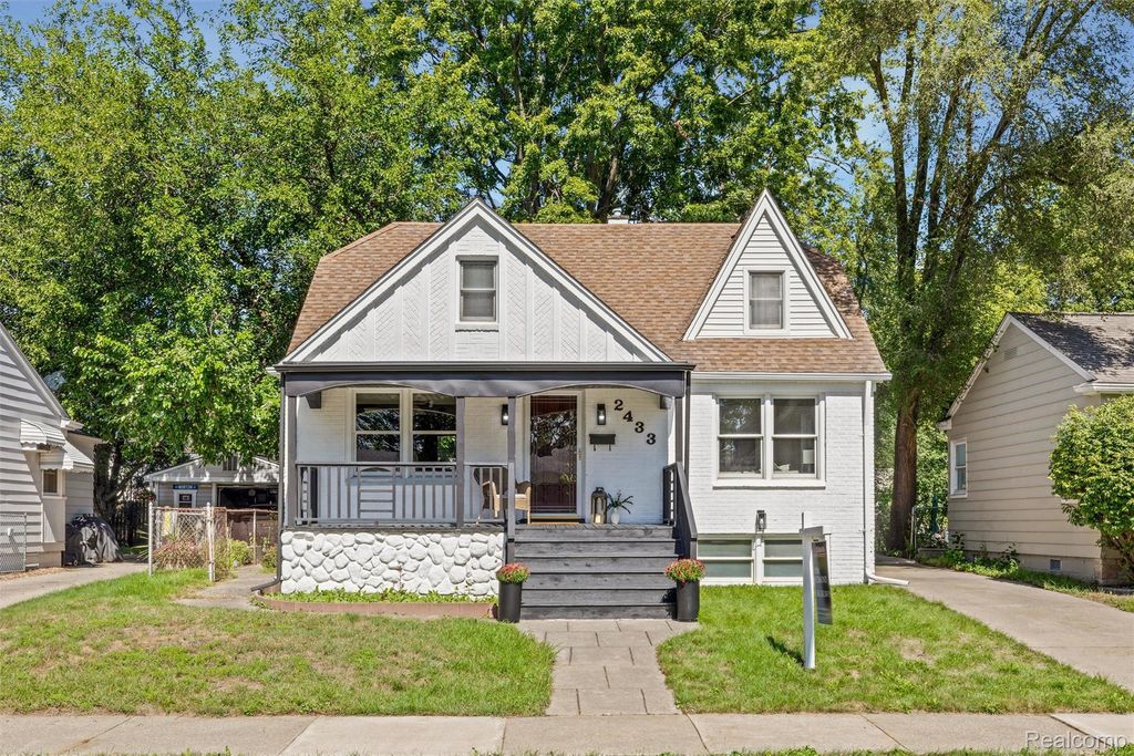 2433 Dallas Avenue, Royal Oak