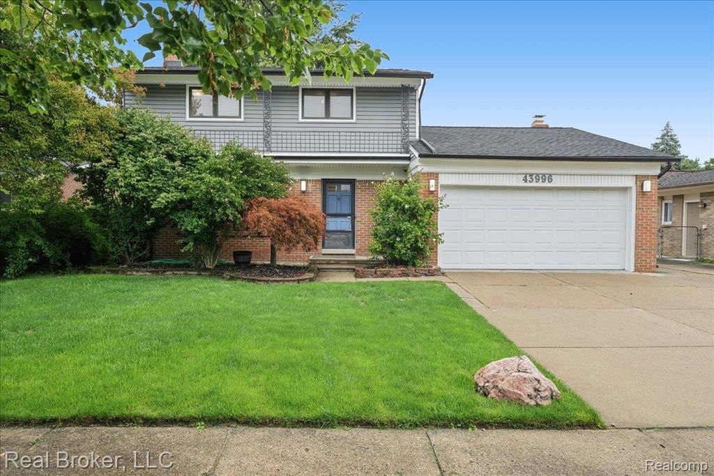 43996 Brandywyne Road, Canton