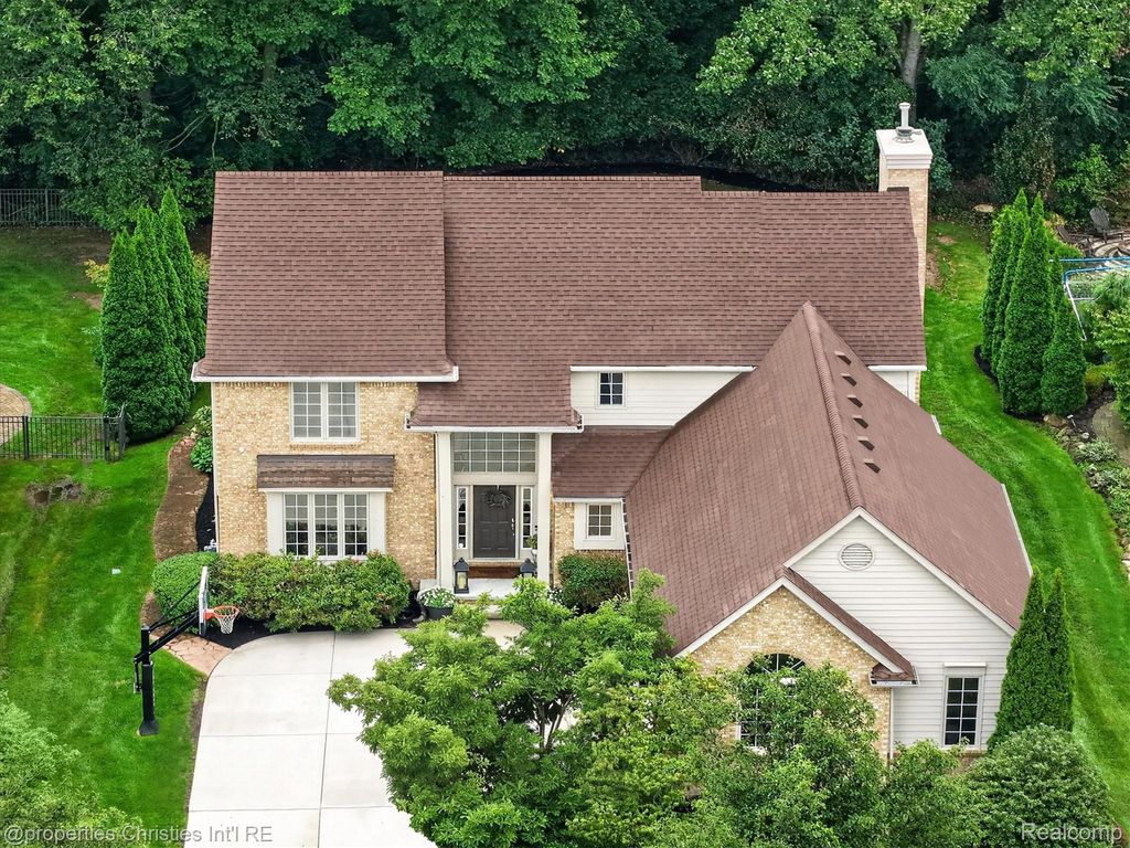 18032 Cascade Drive, Northville