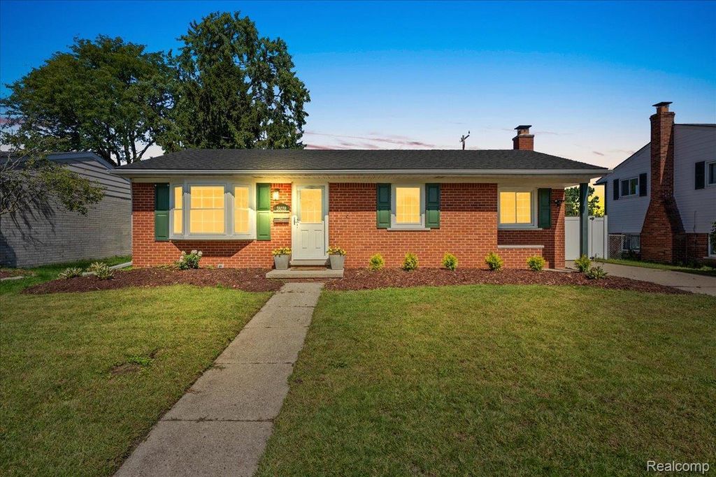 38038 Ross Street, Livonia