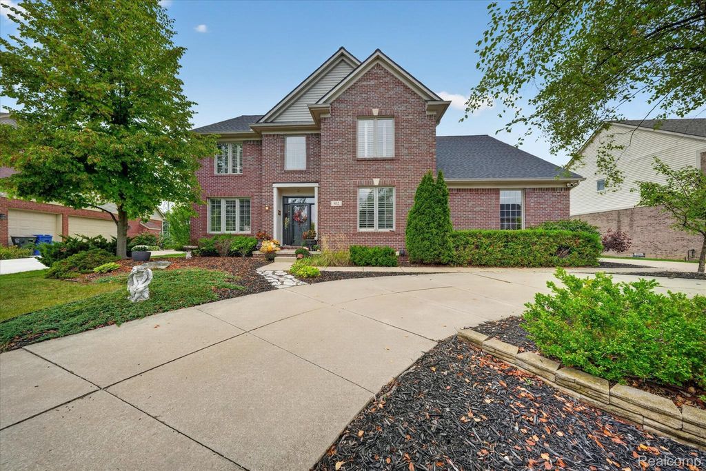 432 E Canford Park, Canton
