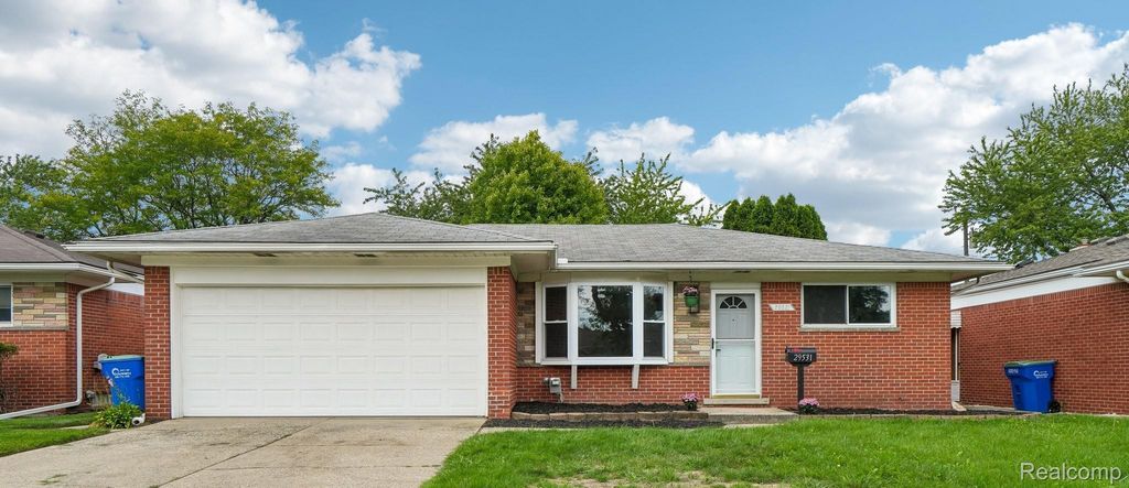 29531 Eiffel Avenue, Warren