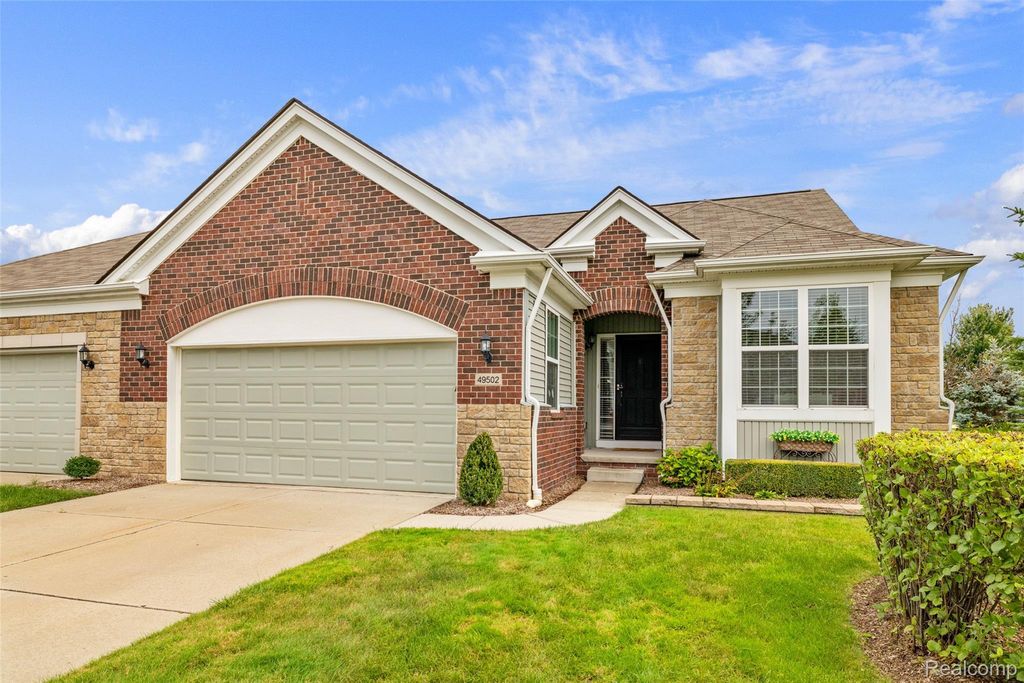 49502 Lakewood Street 93, Macomb