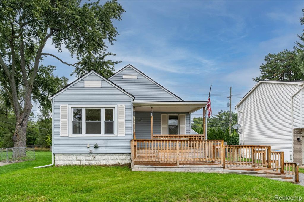 5790 Savoy Drive, Waterford charter township