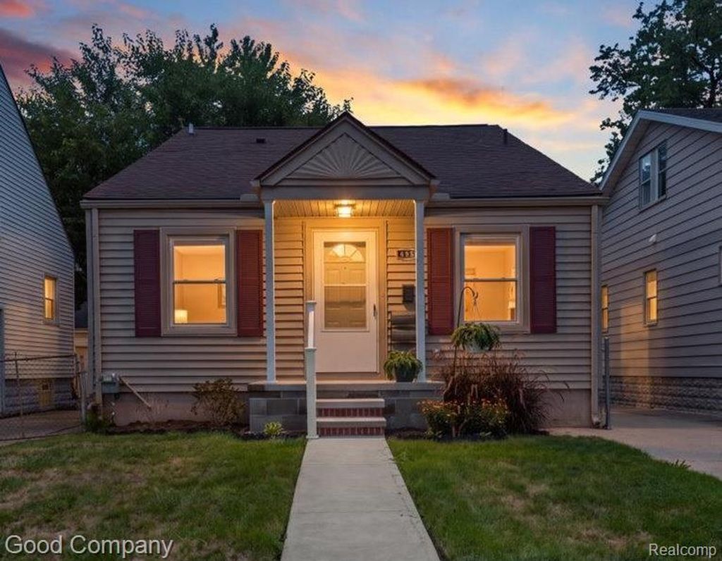 695 E Webster Street, Ferndale