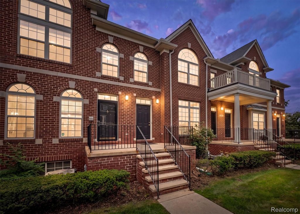 3276 Newbury Place 5, Troy