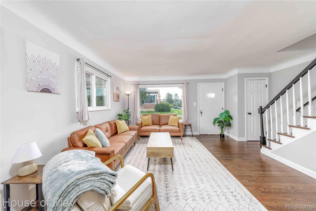 2099 E Maple Road, Birmingham