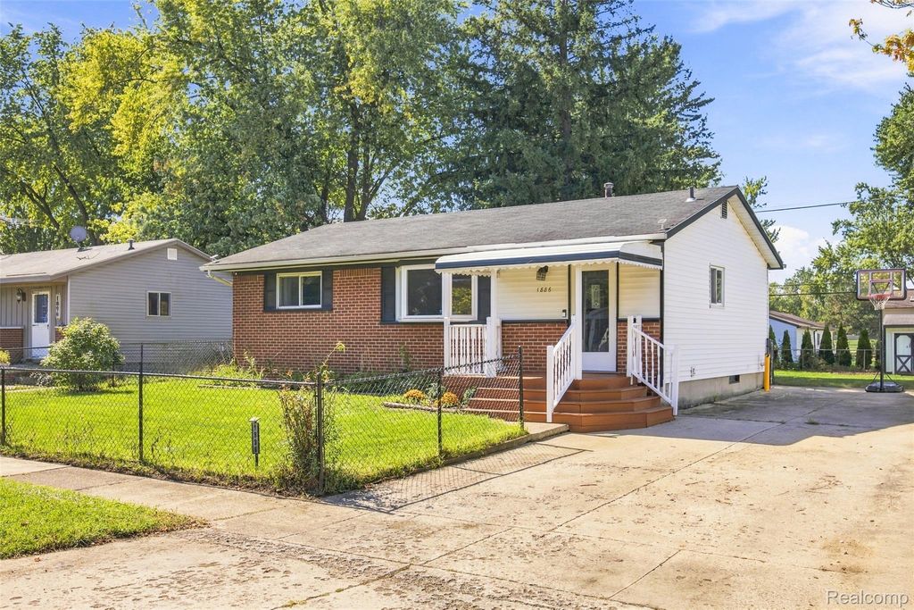 1886 Emerson Avenue, Ypsilanti