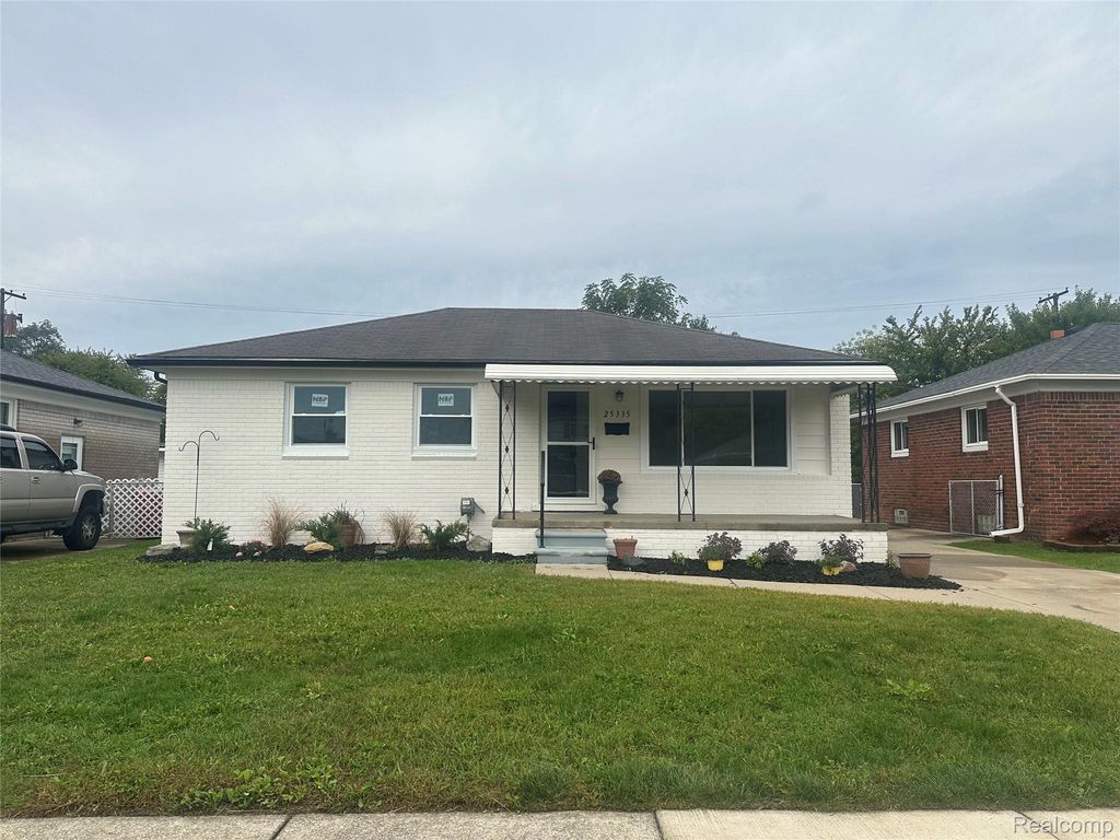 25335 Pattow Street, Roseville