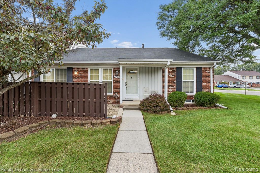15209 Renshaw Drive, Clinton Twp