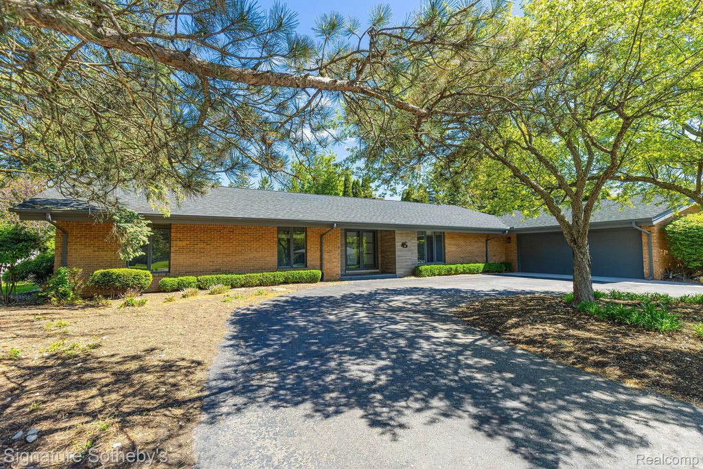 45 Maywood Avenue, Bloomfield Hills