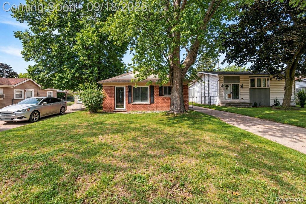 8031 N Silvery Lane, Dearborn Heights