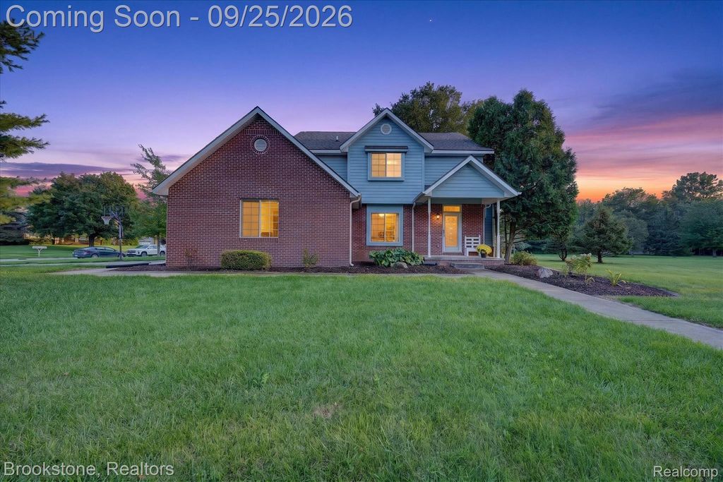5390 Dillon Drive, White Lake
