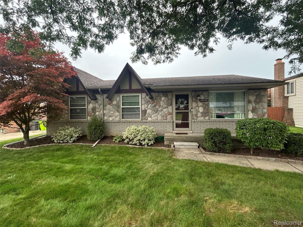 41950 Clayton Street, Clinton Twp