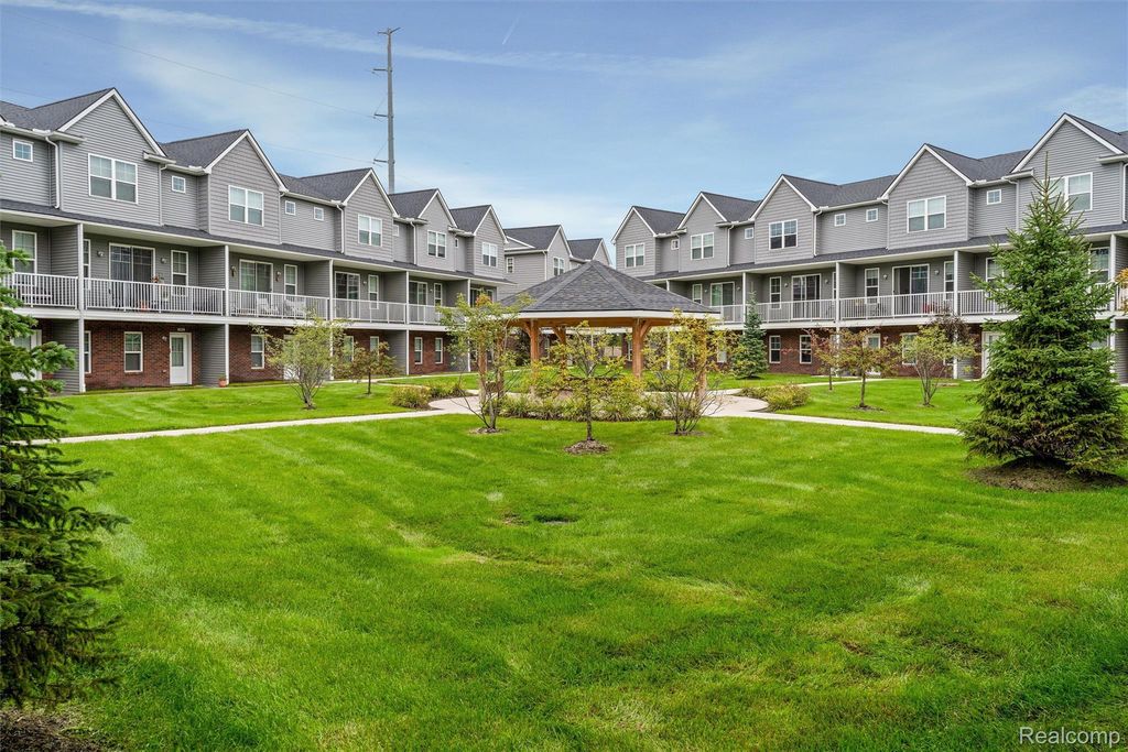 3971 Trailwaycommons Circle, Auburn Hills