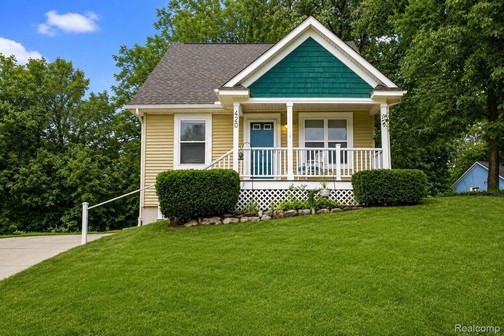 420 Montclair Lane, Howell